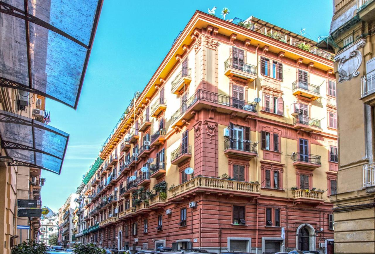 Ferdinando Arthouse Oversized Modern Apartment - By Gocce Team ナポリ エクステリア 写真